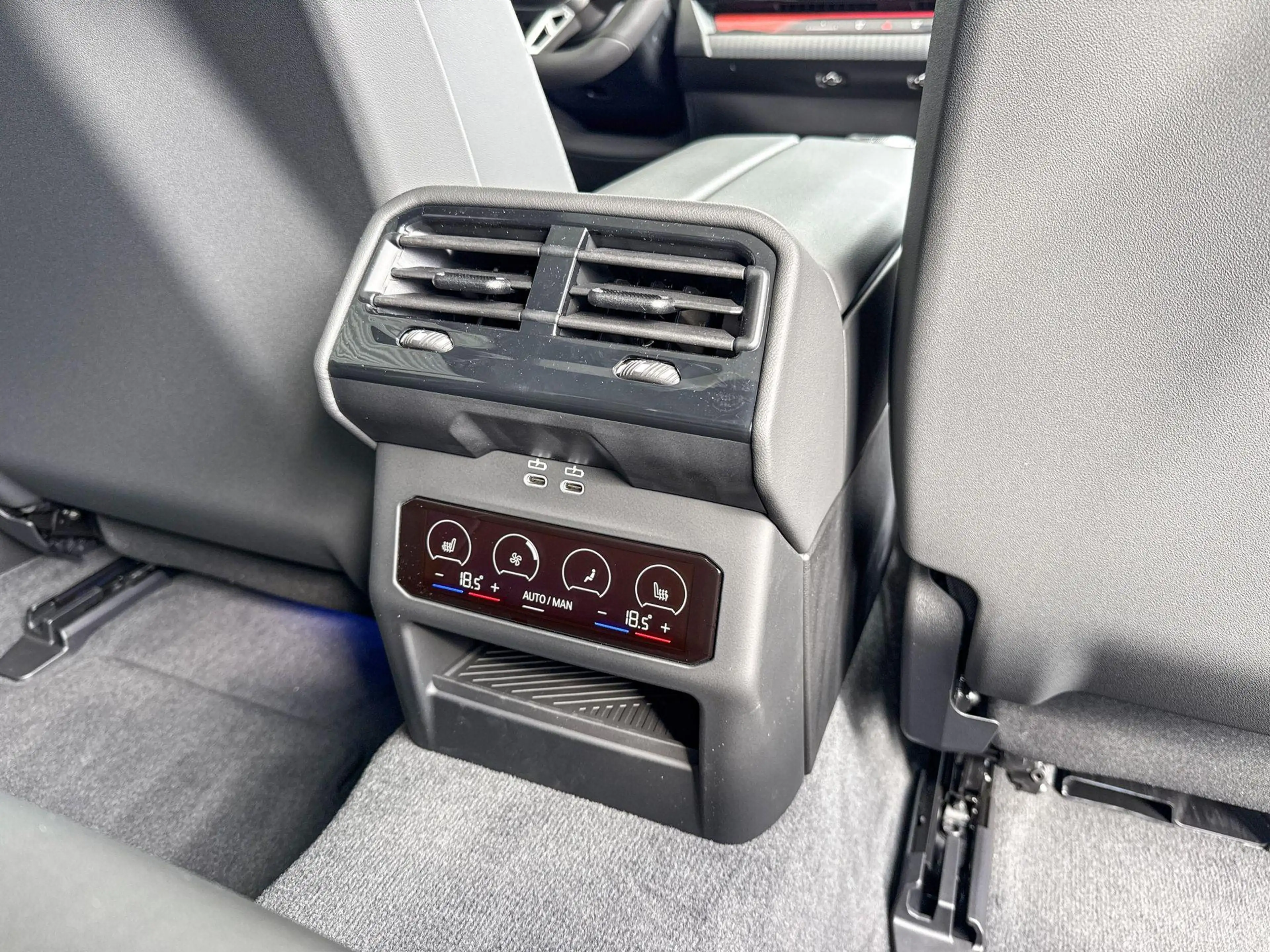 BMW i5 M60 xDrive 84 kWh — photo 10