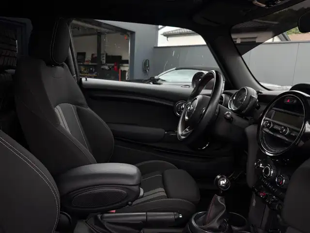 Mini Cooper view 15