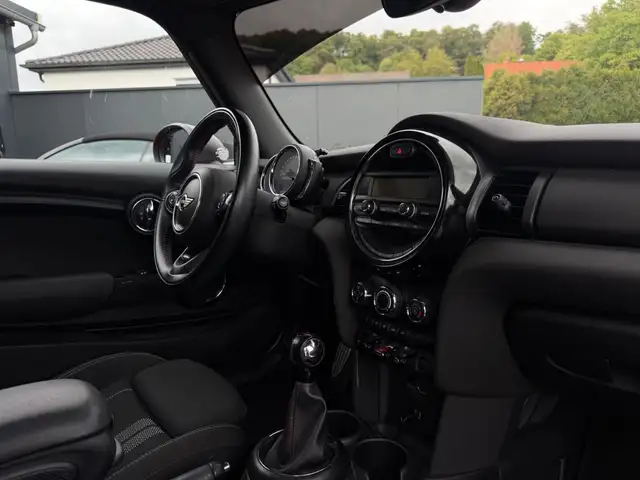Mini Cooper view 14