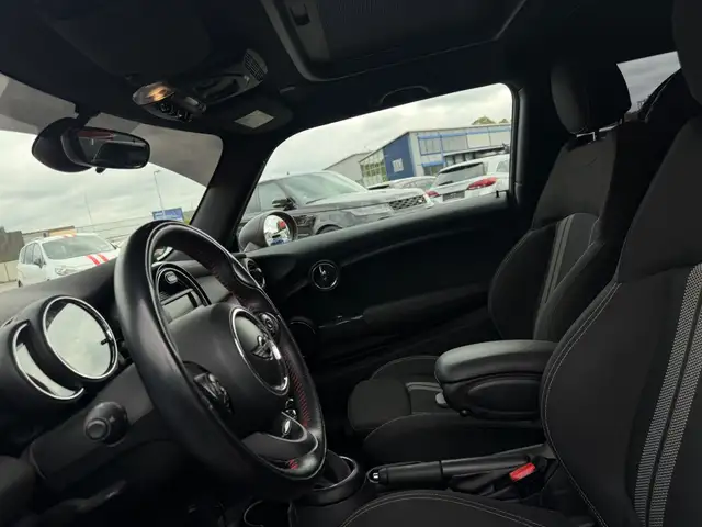 Mini Cooper view 10