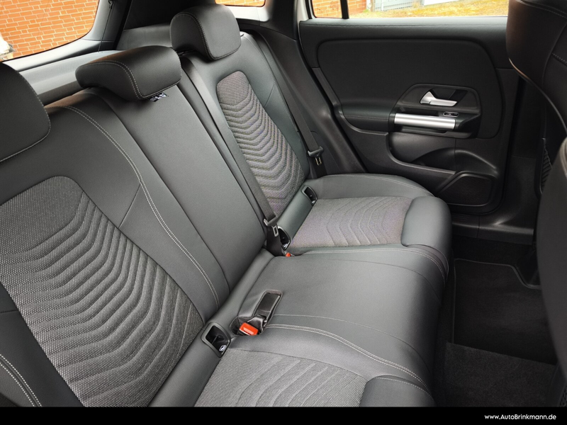Mercedes-Benz GLA 180 GLA 180 ADVANCED/LED/KAMERA/SPURH/WINTER-PAKET SHZ — photo 11