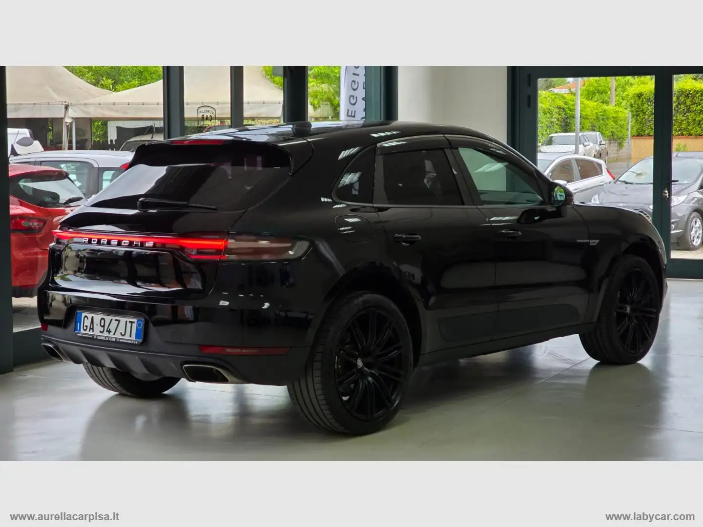 Porsche Macan 2.0 Schwarz - 2