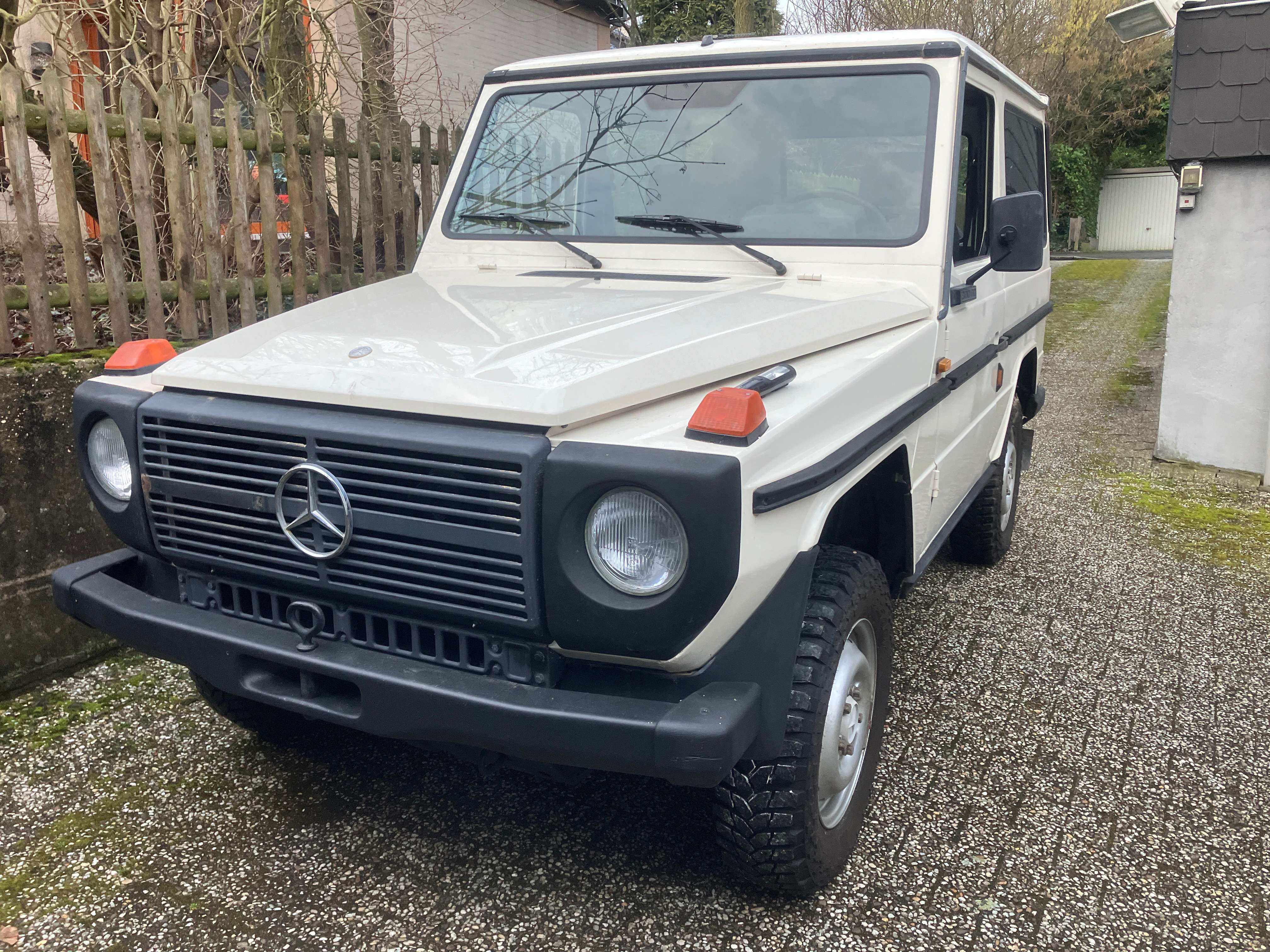 Second hand Mercedes Benz 300 3.0