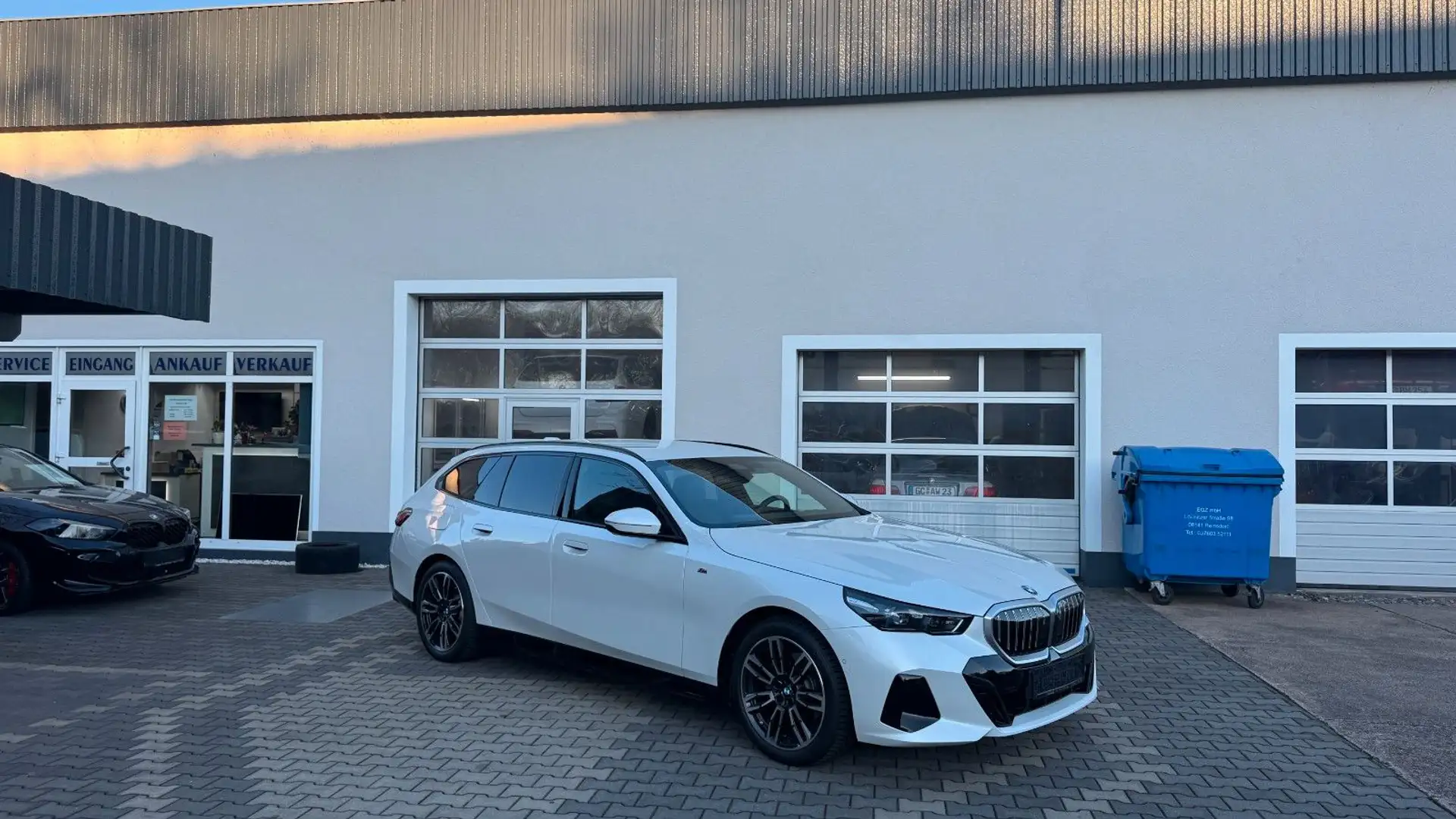 BMW 520 i M Sport AHK Driv Assis Plus Park Assis Pro Weiß - 1