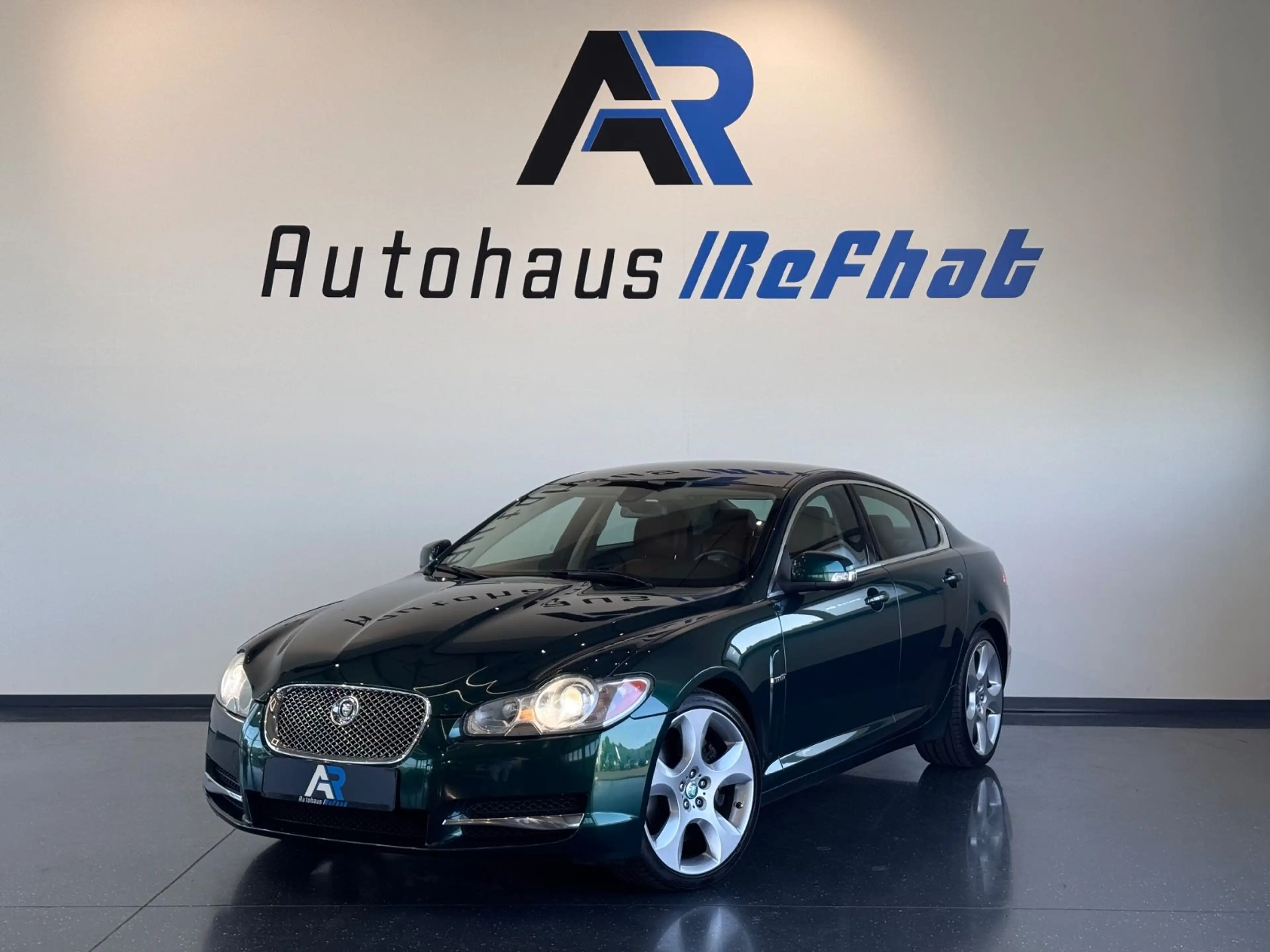 Jaguar XF 4.2 V8 Super*SPORT ABGAS*LEDER*SHZ*TOP ZUSTAN