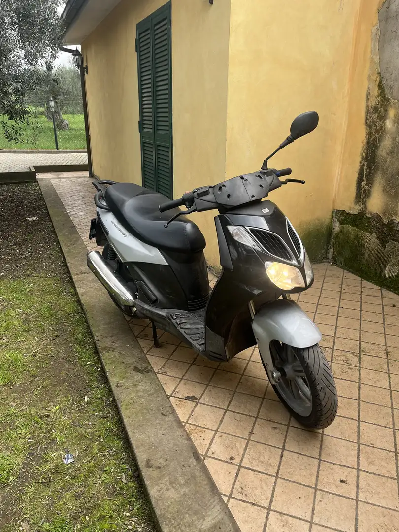 Aprilia Sportcity 125 - 1