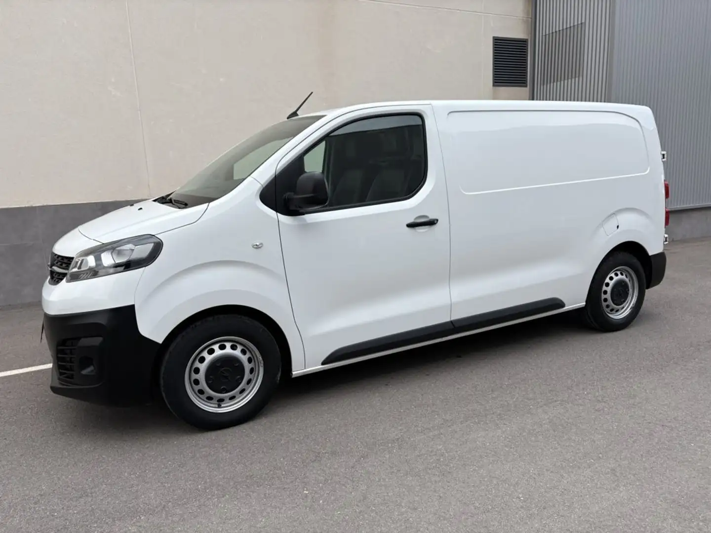 Opel Vivaro Furgón 1.5D M Carga Standard Express 120 Blanc - 2