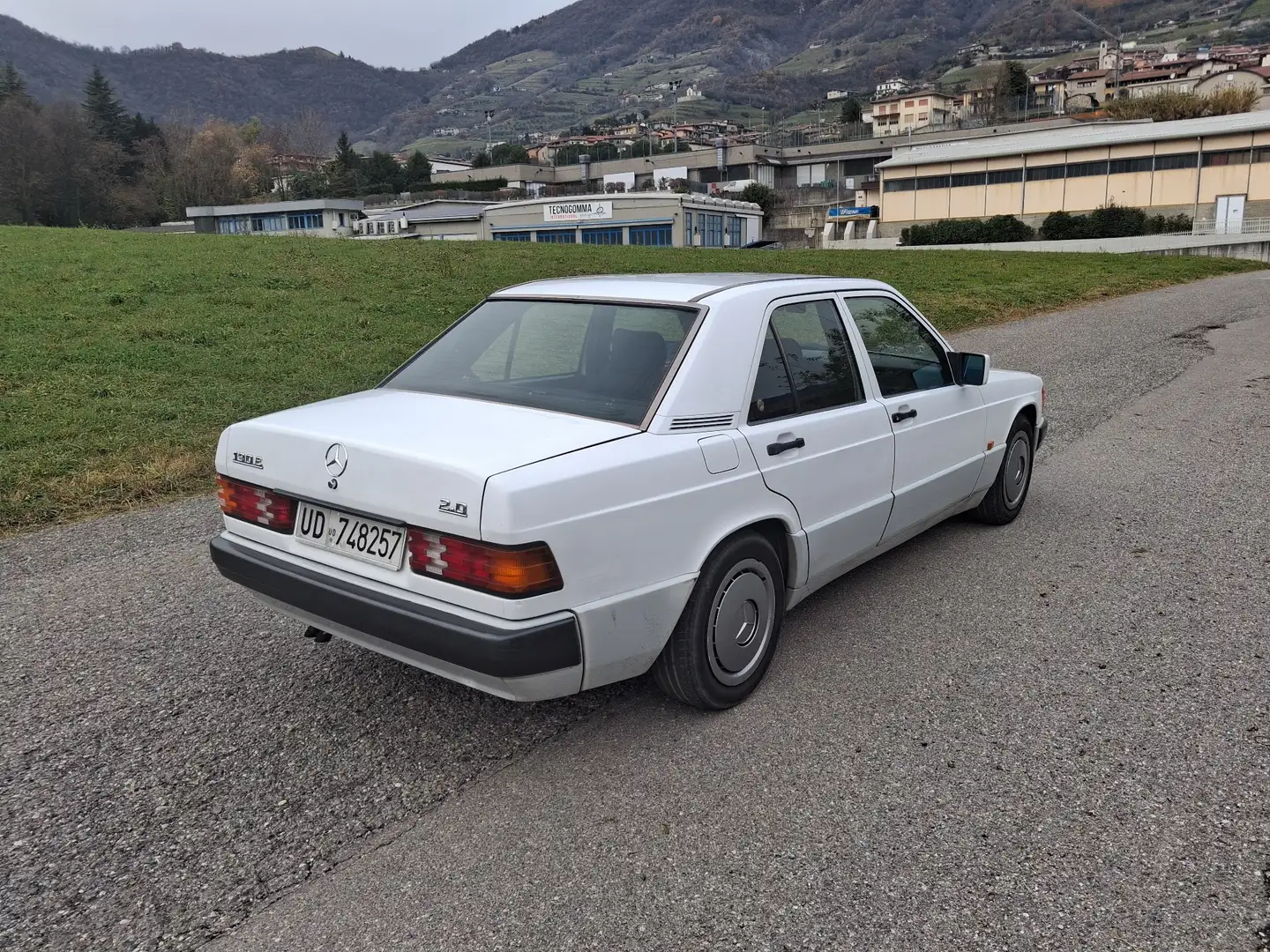 Mercedes-Benz 190 2.0 asi motore rifatto neopatentati - 2