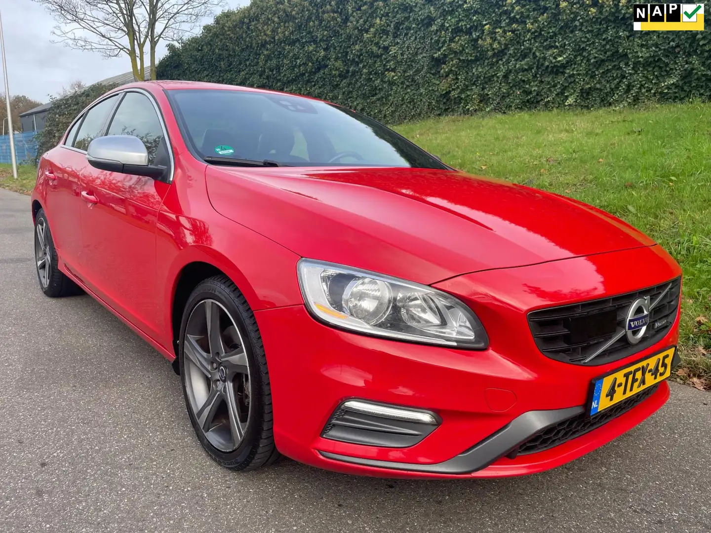 Volvo S60 2.0 D4 R-Design - uitstraling auto! Zeer netjes! Kırmızı - 1