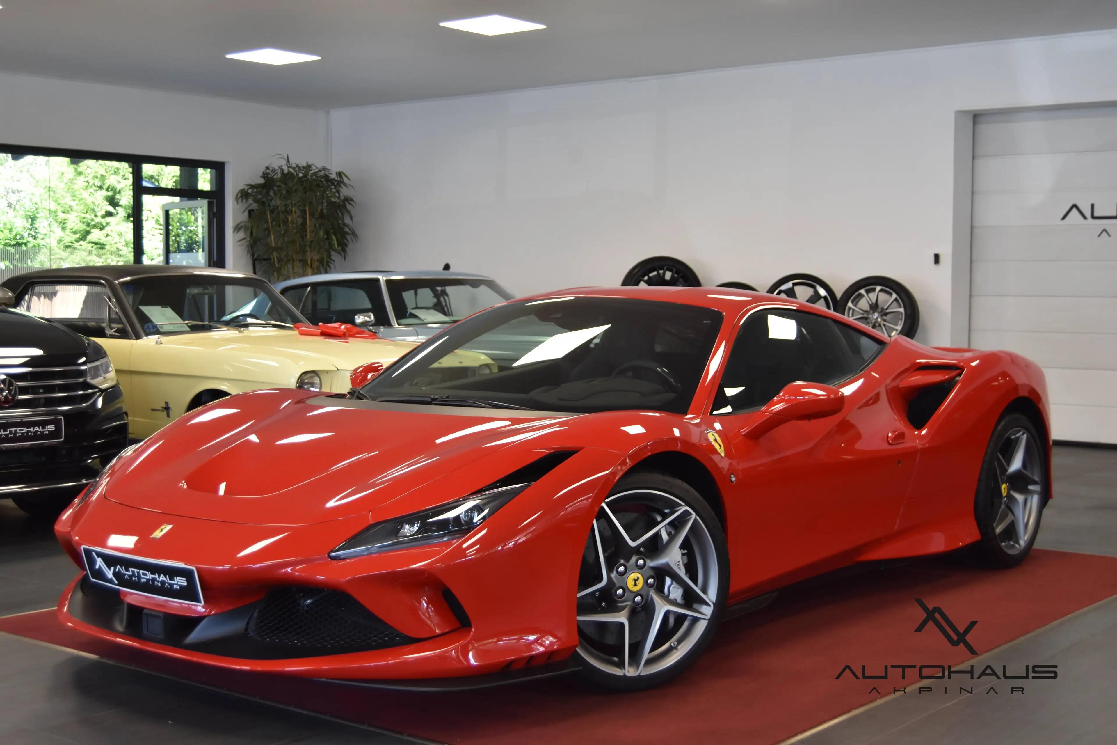 Ferrari F8 Tributo RACINGSEATS~LIFT~CARBON~PASSENGERDISPLAY~JBL~FOLIE