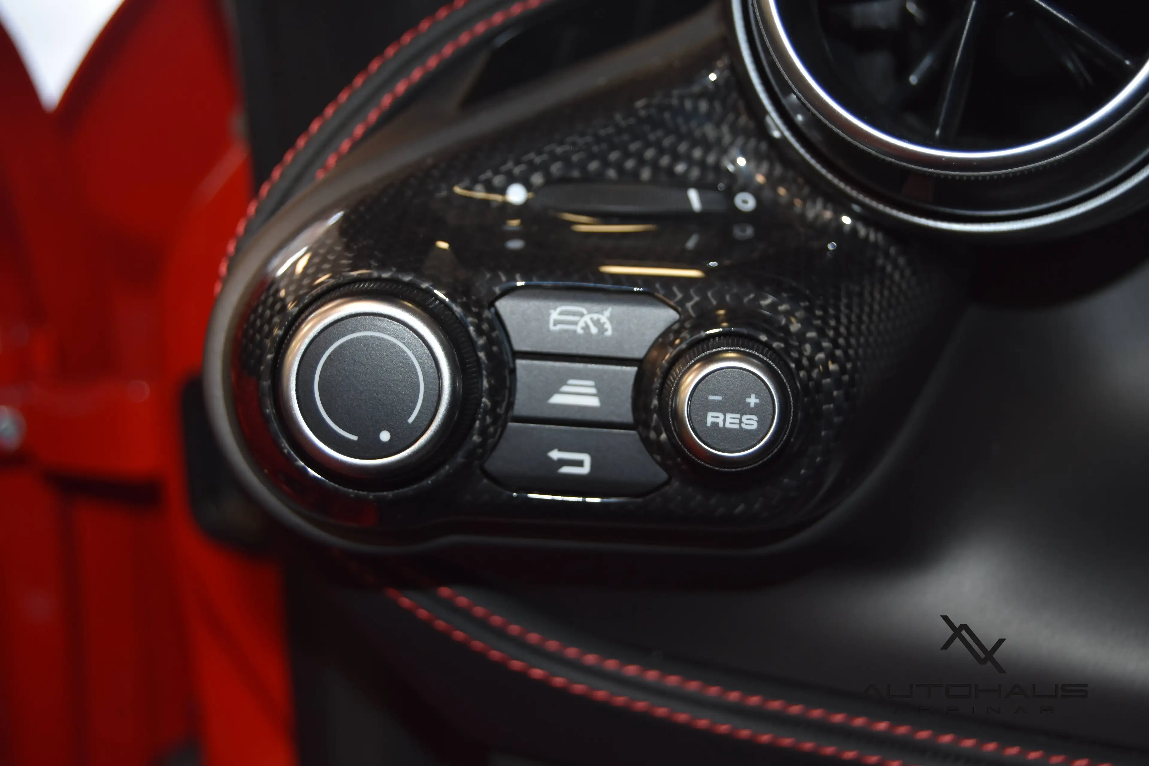 Ferrari F8 Tributo RACINGSEATS~LIFT~CARBON~PASSENGERDISPLAY~JBL~FOLIE — photo 15