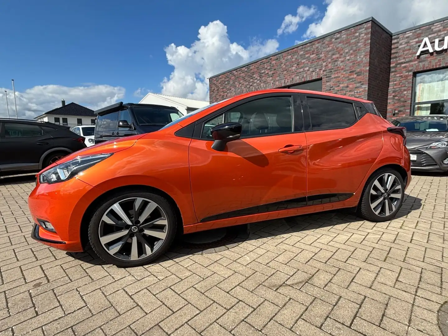 Nissan Micra Nissan Micra N-Connecta*AHK*NAVI*RFK*KLIMA*SHZ Orange - 2