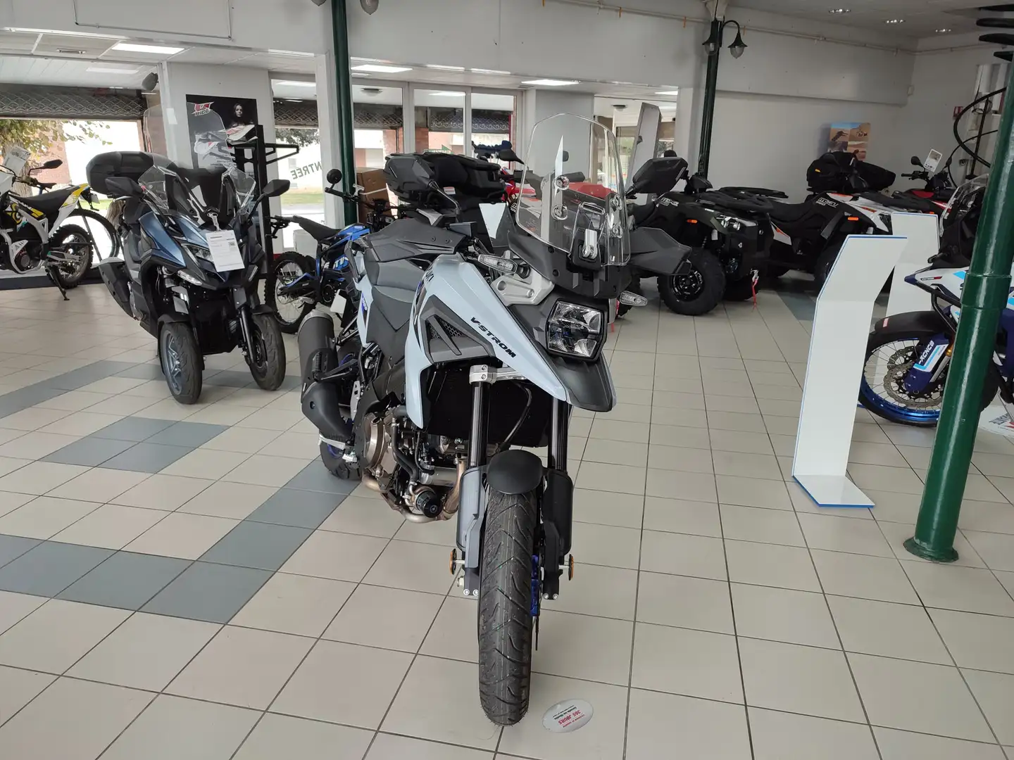 Suzuki V-Strom 1050SE - 2