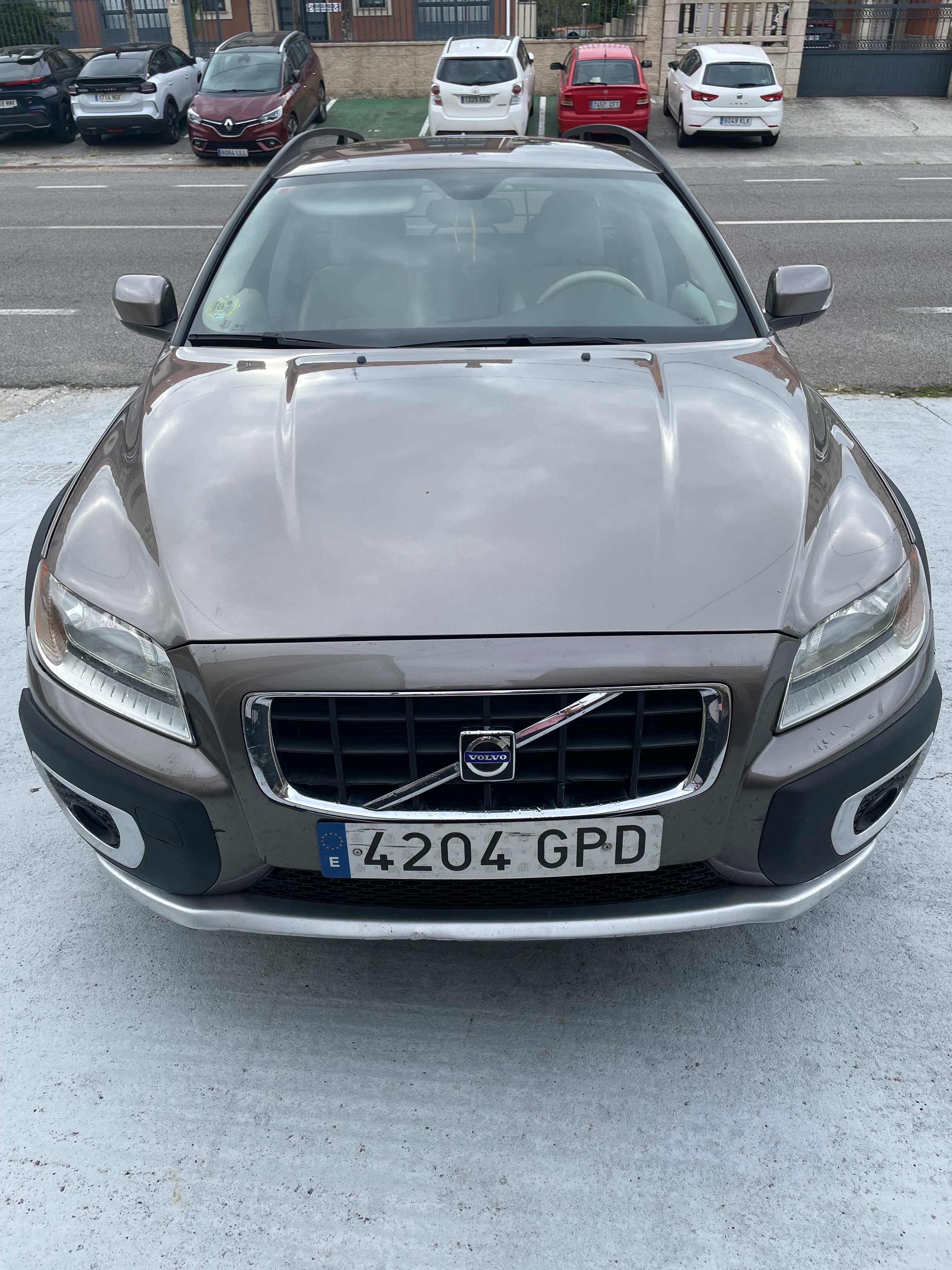 Volvo XC70 XC70 D5 Momentum Geartronic - foto 1