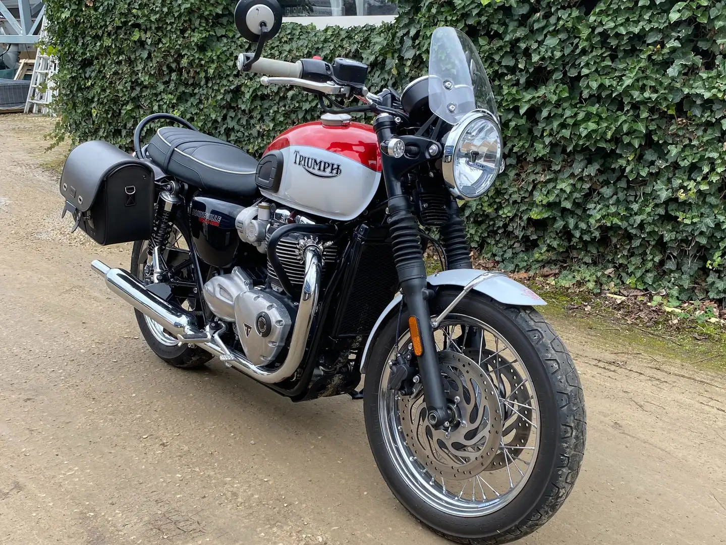 Triumph Bonneville T120 Bud Ekin T120 Rood - 1