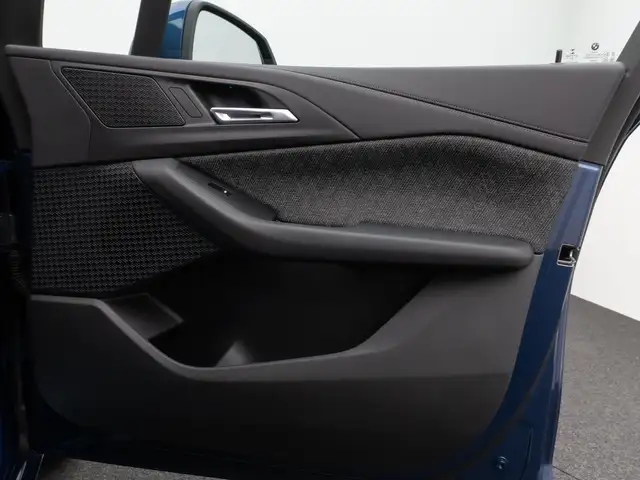 BMW 2 Series view 29