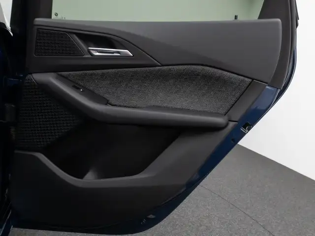 BMW 2 Series view 30