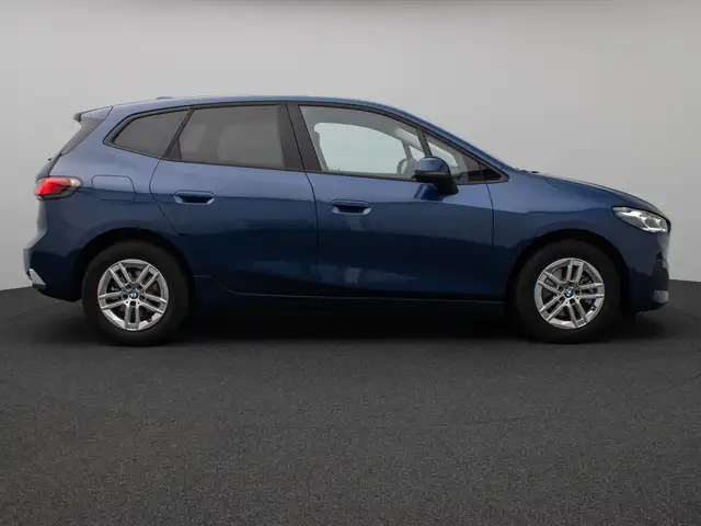 BMW 2 Series view 5