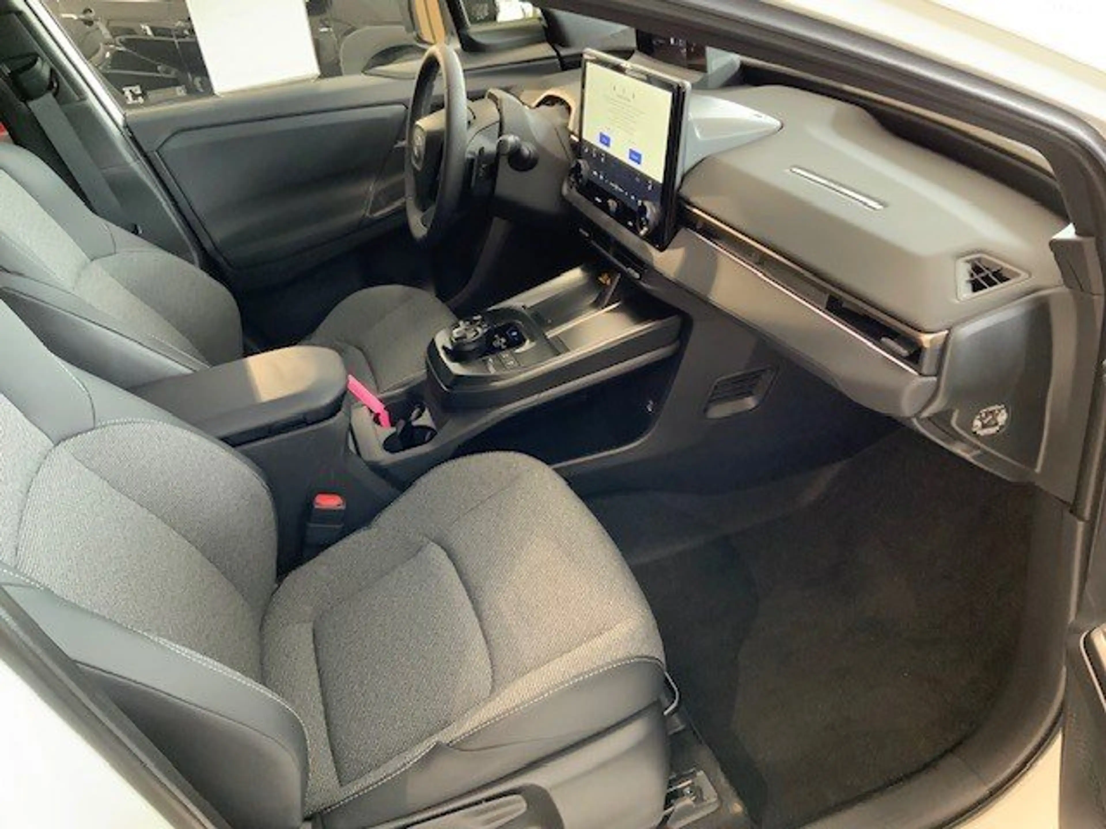 Toyota bZ4X FWD Active Drive 2WD Gewerbewochenaktion — photo 8