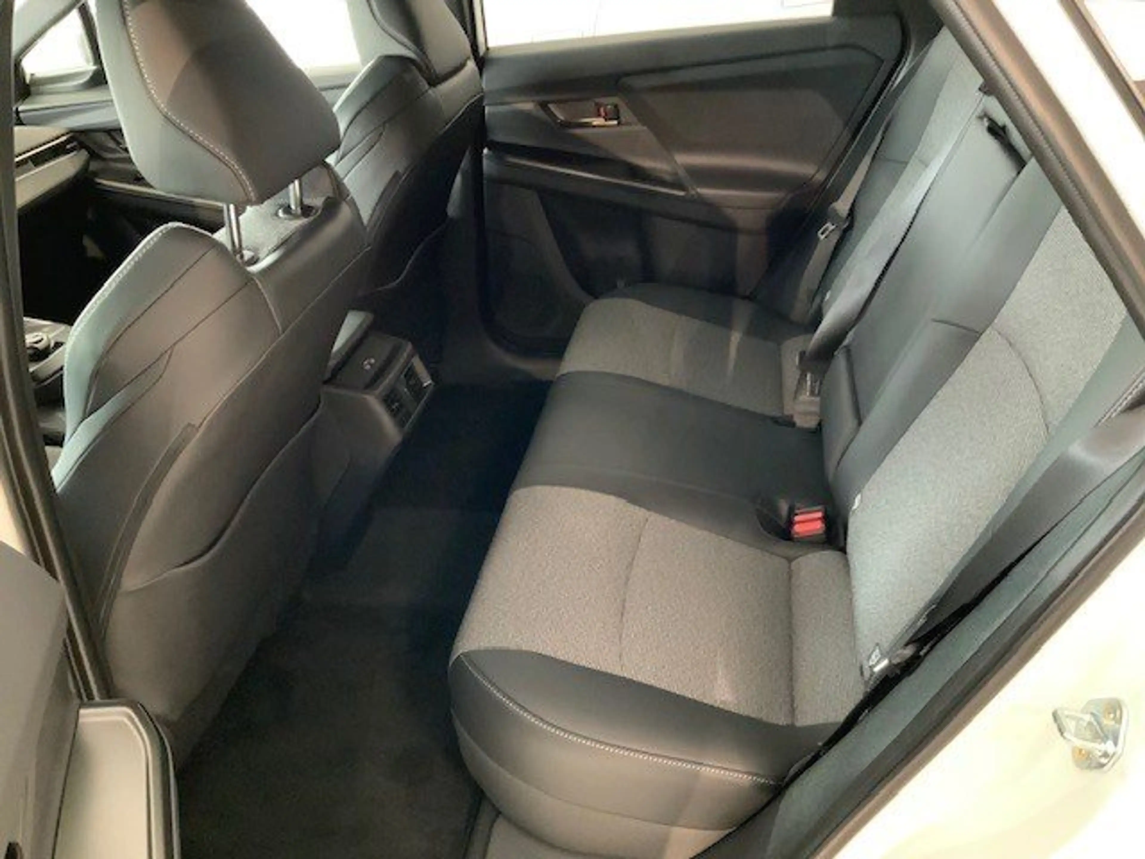 Toyota bZ4X FWD Active Drive 2WD Gewerbewochenaktion — photo 10