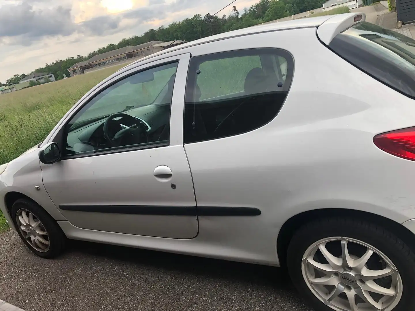 Peugeot 206 206+ Junior 1,1Junior Weiß - 2