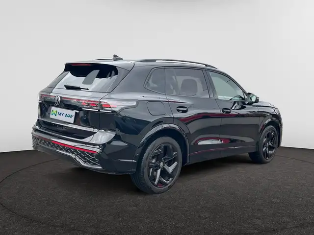 Volkswagen Tiguan view 3