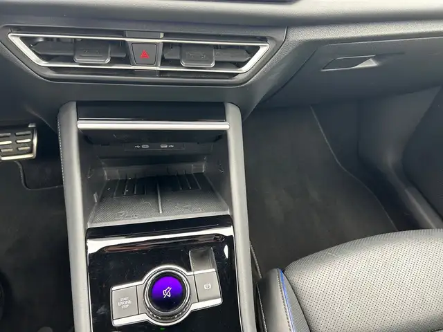 Volkswagen Tiguan view 12