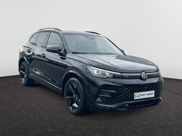 Volkswagen Tiguan view 4