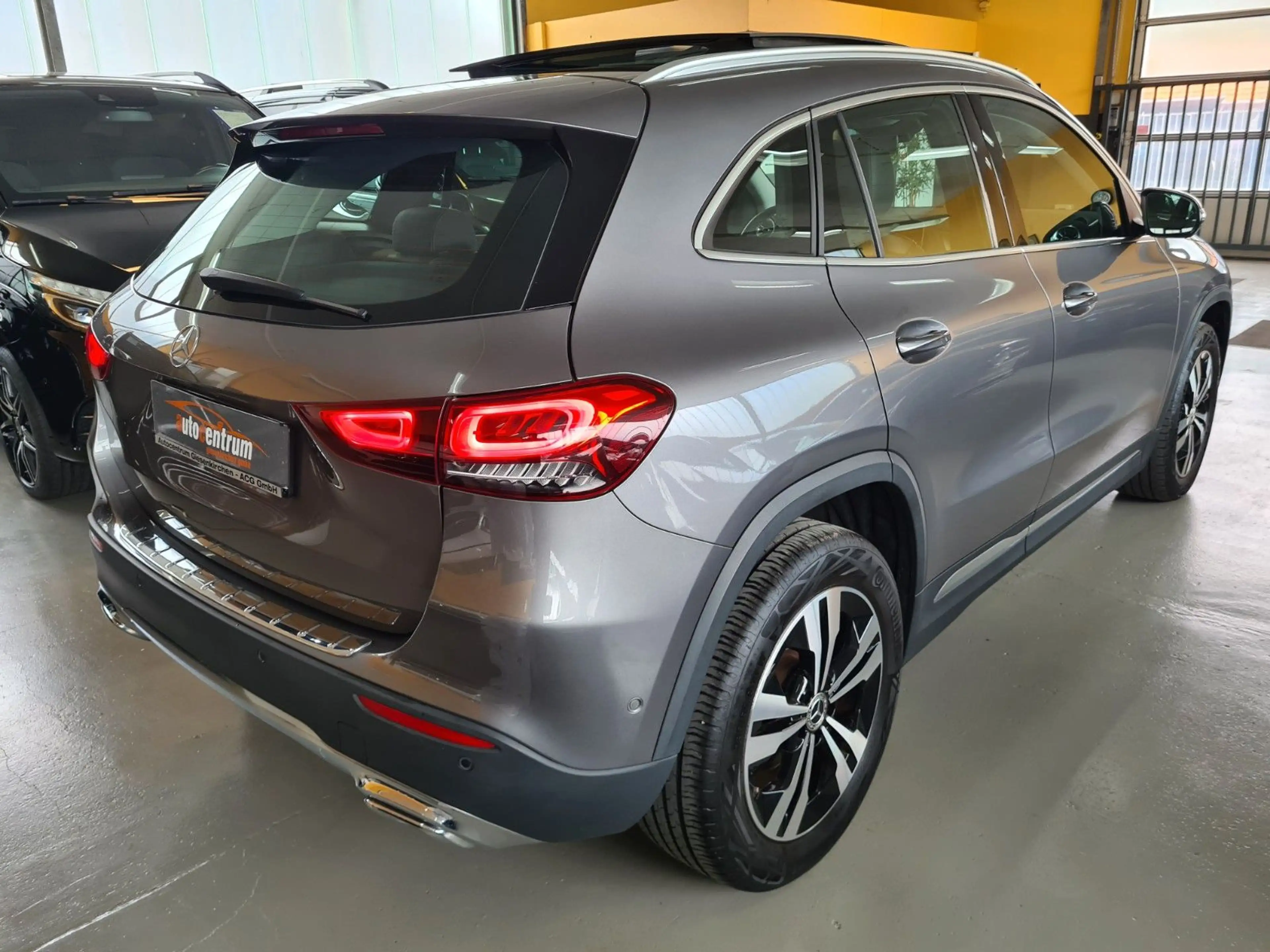 Mercedes-Benz GLA 200 Progr*Pano*Navi*LED*MBUX+*Ambiente*RFK — photo 6