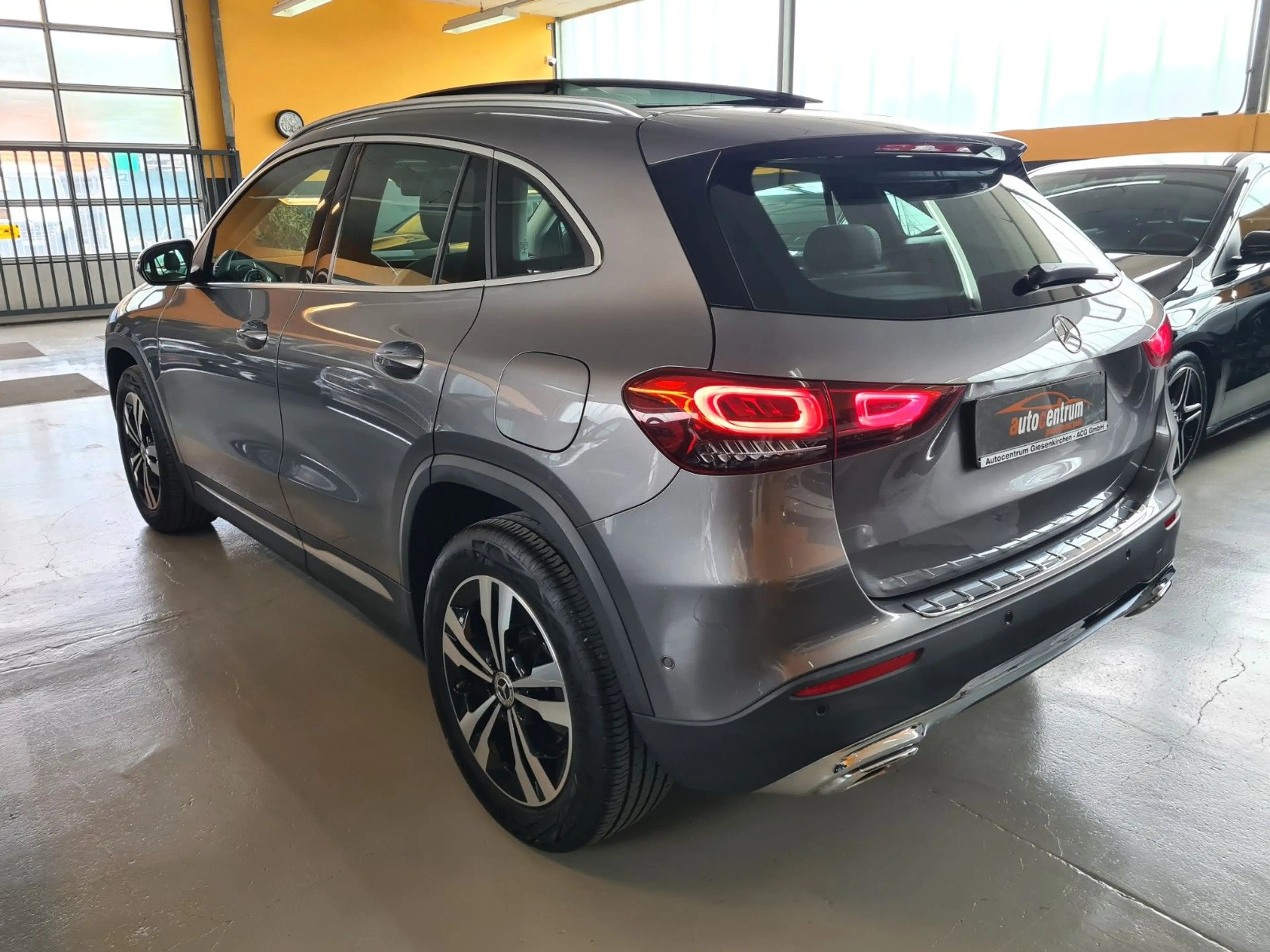 Mercedes-Benz GLA 200 Progr*Pano*Navi*LED*MBUX+*Ambiente*RFK — photo 5