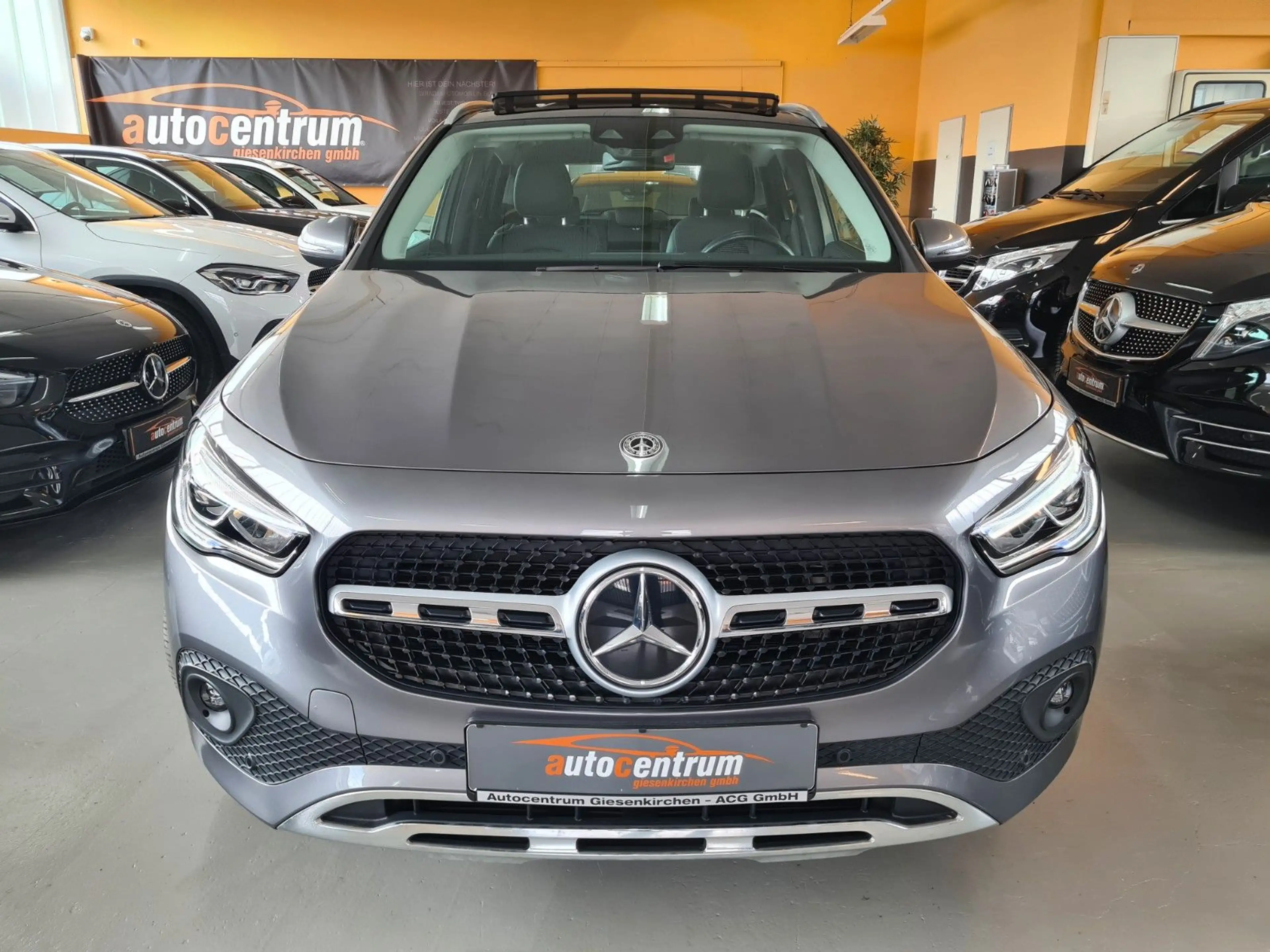 Mercedes-Benz GLA 200 Progr*Pano*Navi*LED*MBUX+*Ambiente*RFK — photo 3