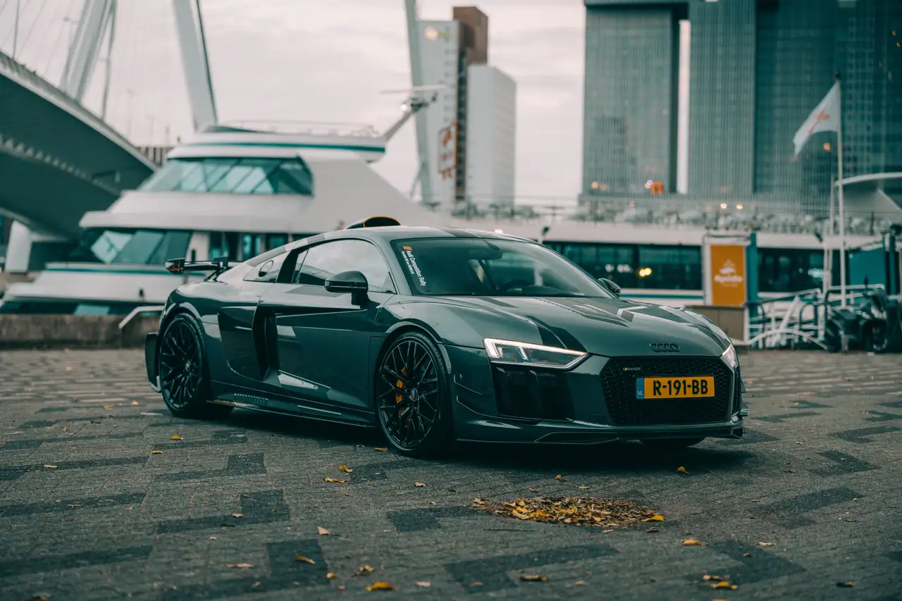 Audi R8