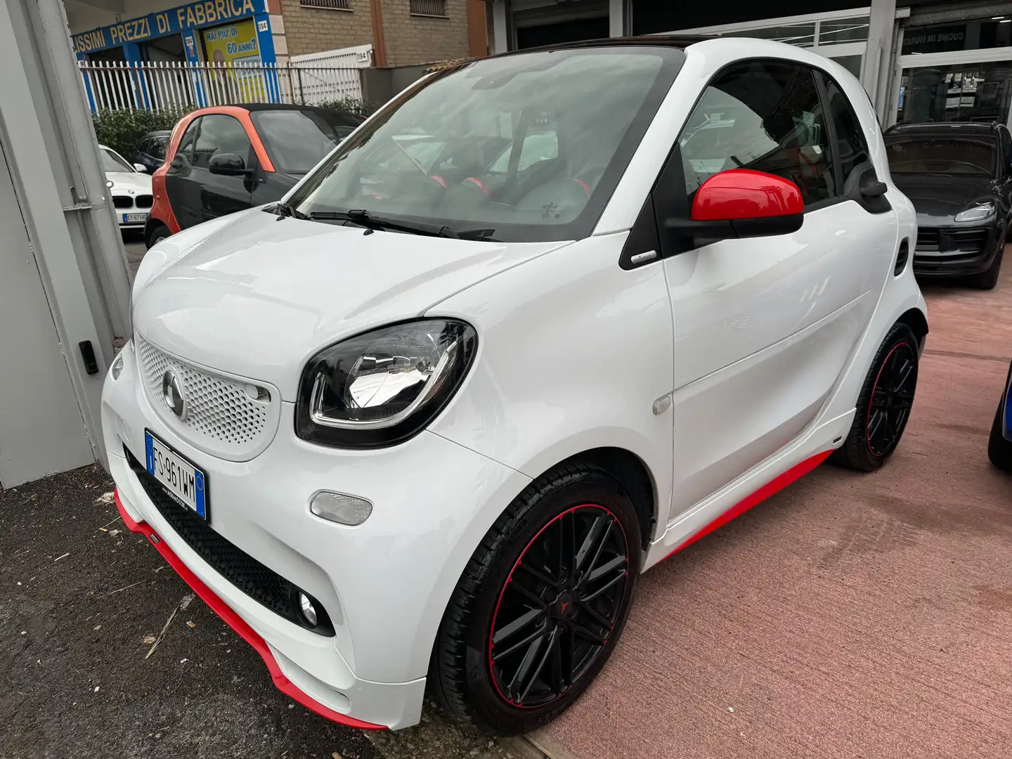 smart forTwo 0.9 t USHUAIA LIMITED EDITION 90cv twinamic Wit - 1