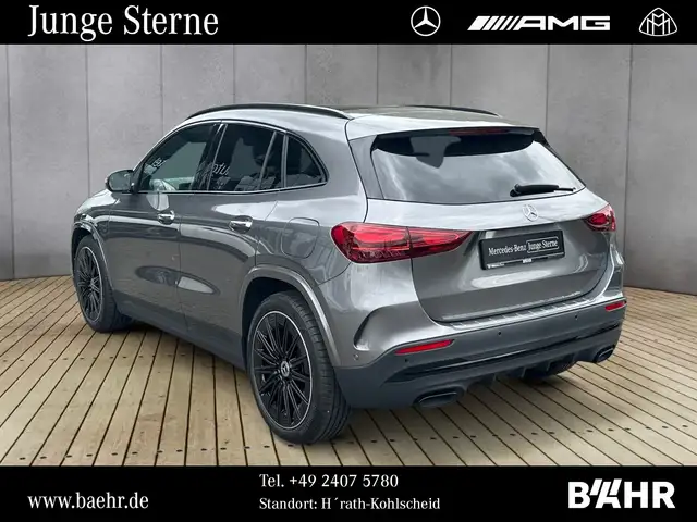 Mercedes-Benz Gla Class view 3