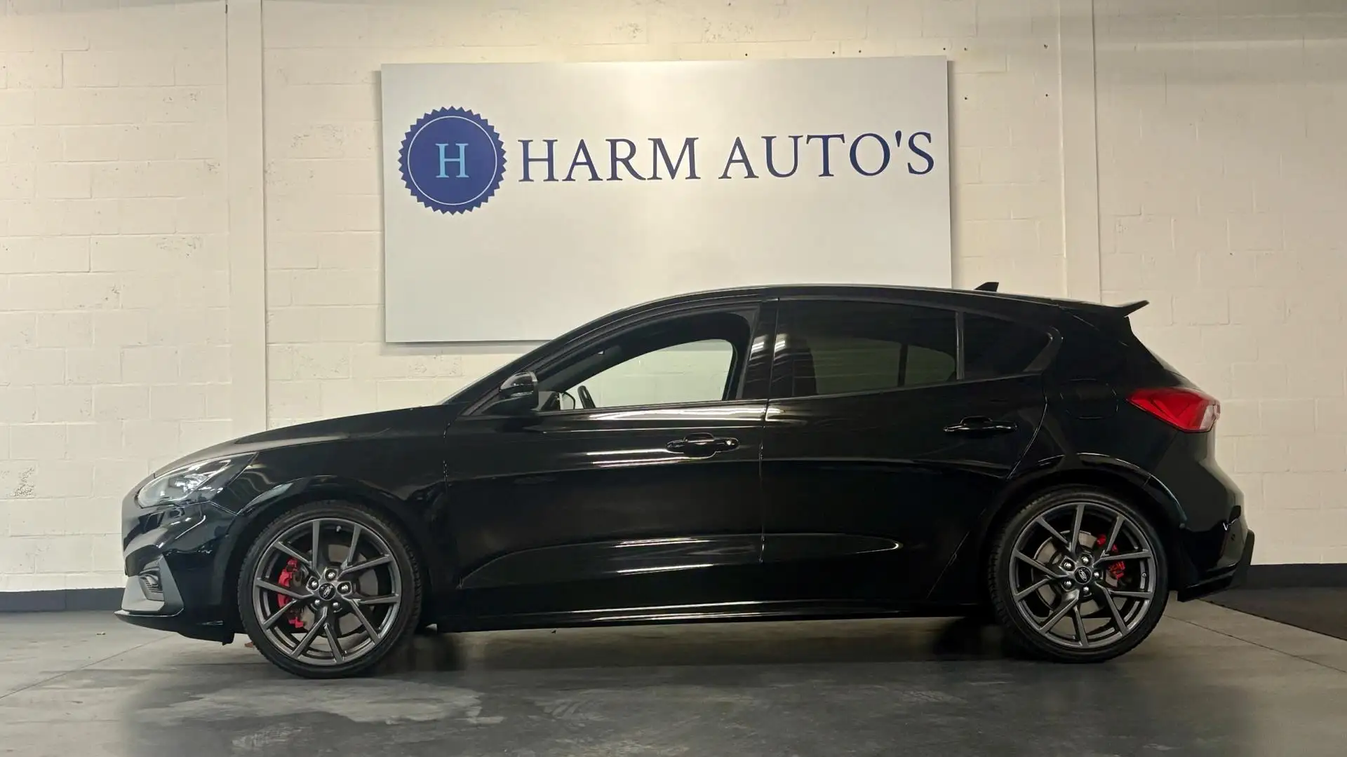 Ford Focus 2.3 EcoBoost ST-3 280pk Navi / CAM / LED / B&O / H Zwart - 2