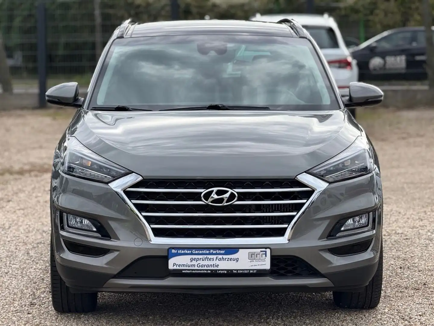Hyundai TUCSON 1.6T/Aut/Pano/Totw/LED/Navi/Sitzh/Kamera! Gris - 2