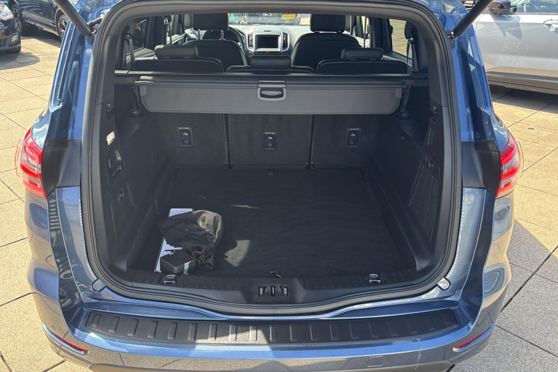 Ford S-Max 2.5i HEV 5P | Camera — photo 8