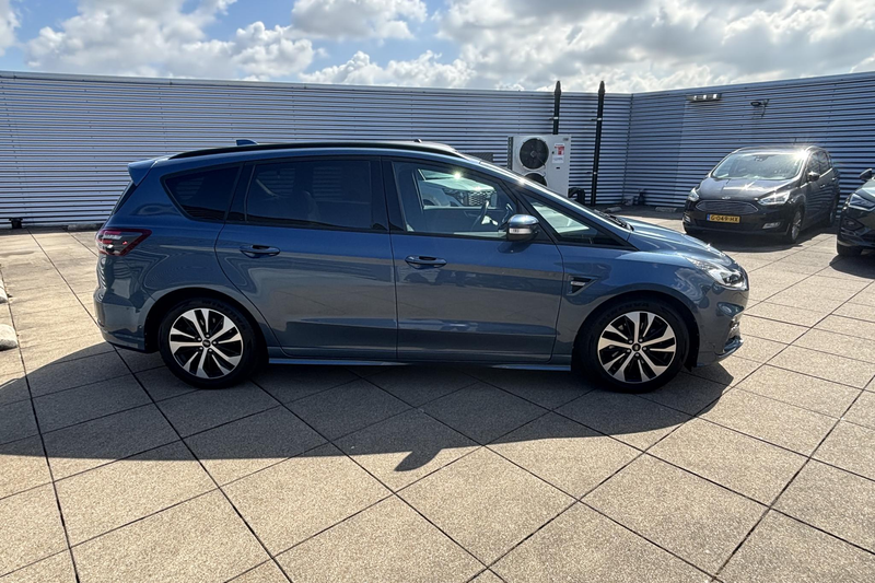 Ford S-Max 2.5i HEV 5P | Camera — photo 11