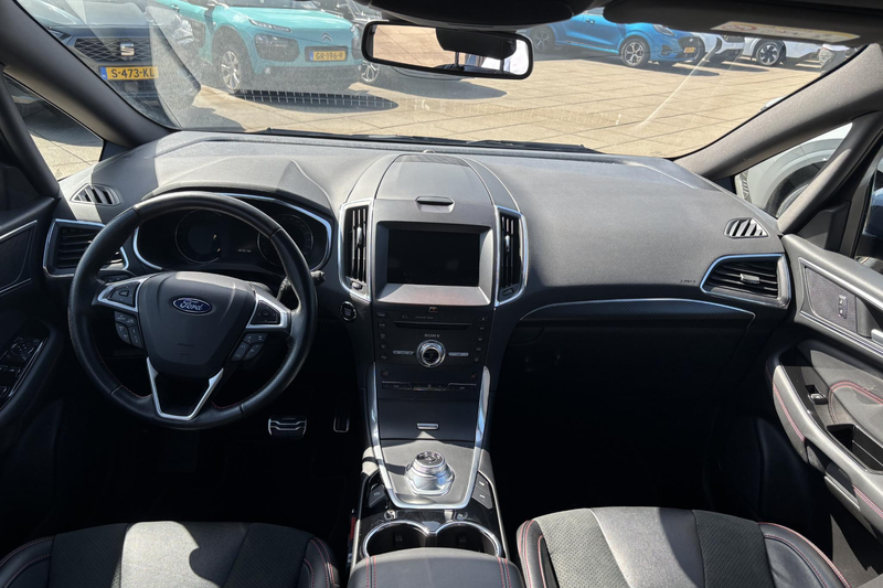 Ford S-Max 2.5i HEV 5P | Camera — photo 3