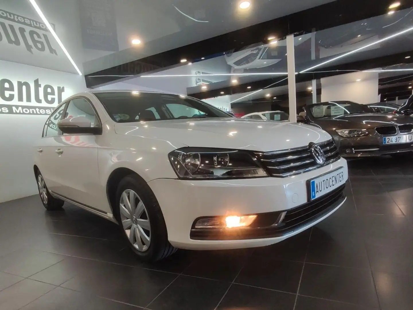Volkswagen Passat 1.6 TDI 105cv Business Bluemotion Bianco - 2
