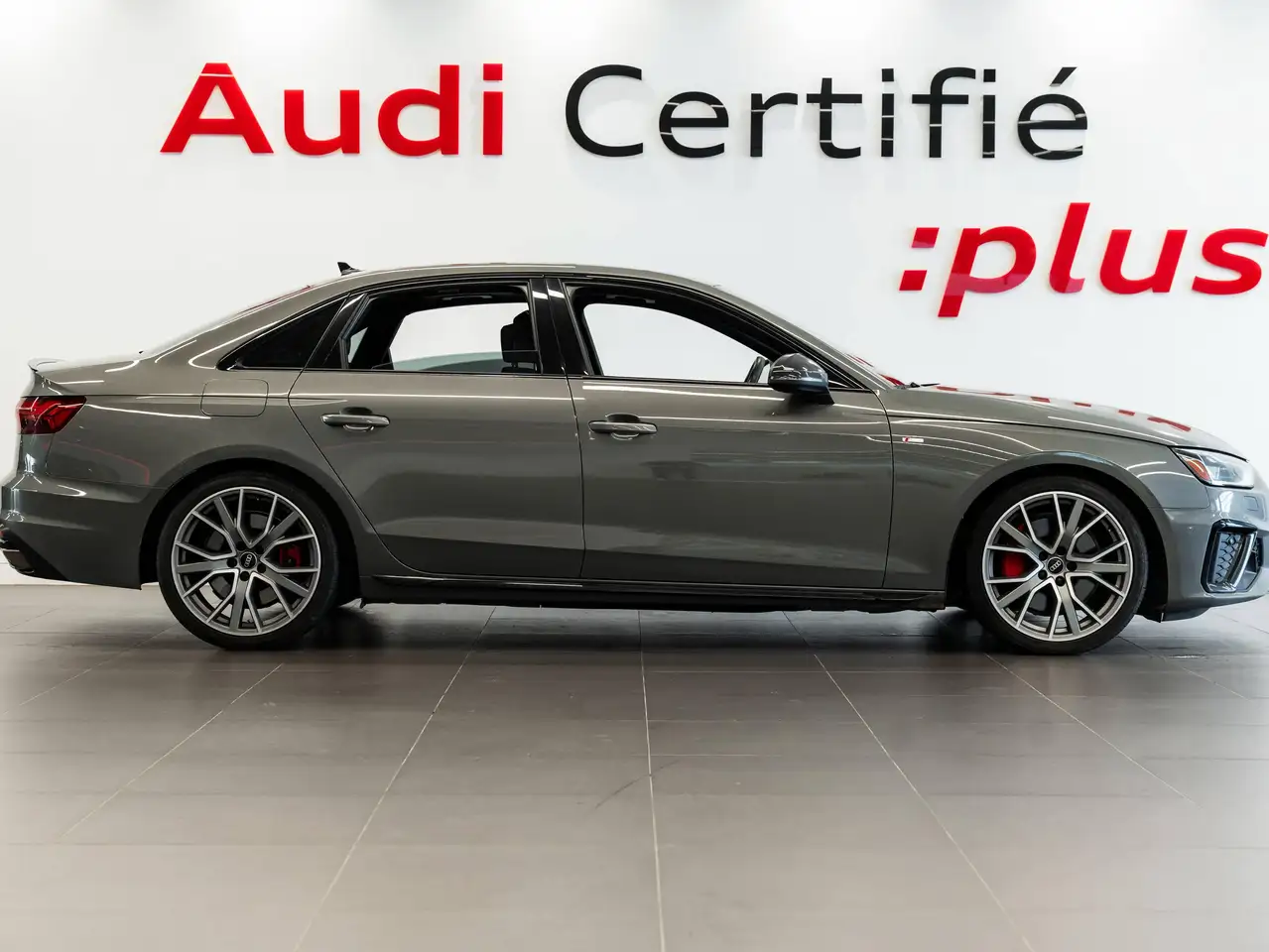 Audi A4 photo Audi A4
