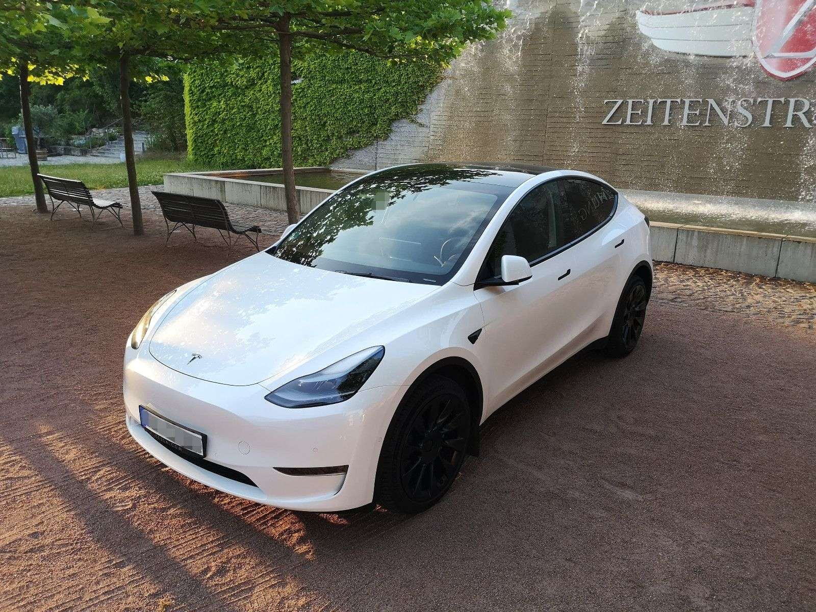 Second hand Tesla Model Y electro