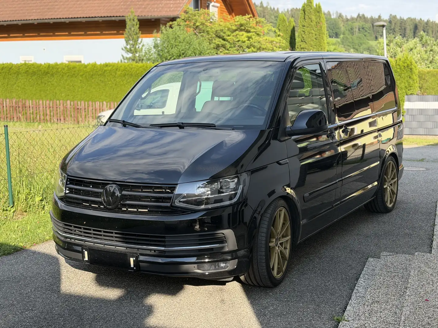Volkswagen T5 Multivan Highline 2,5 TDI Schwarz - 1