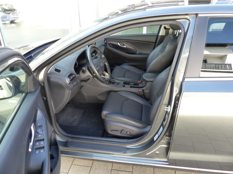 Hyundai i30 1.5 T-GDI DCT Prime Navi PANO LED Temp. SHZ — photo 12