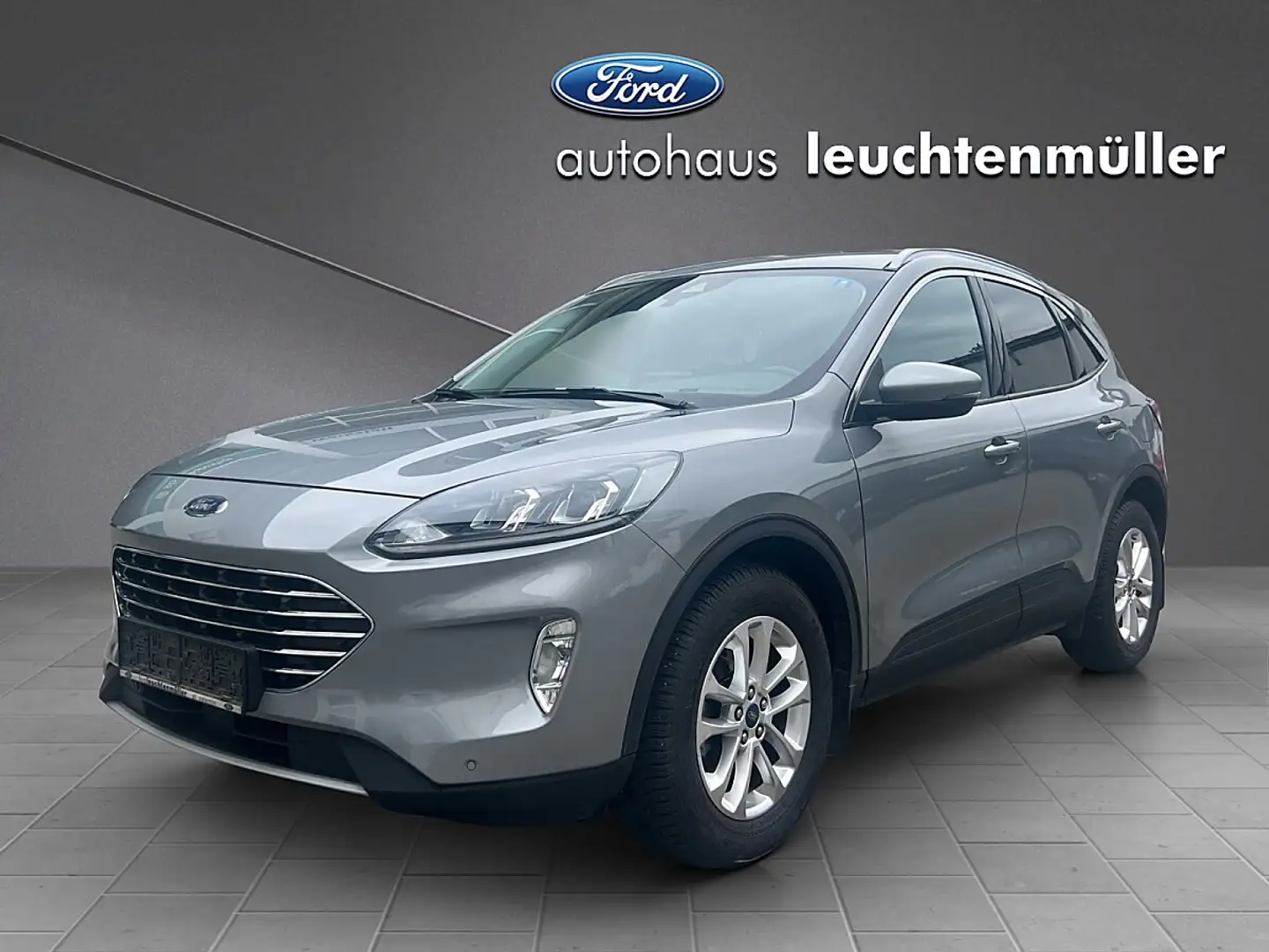 Ford Kuga 1,5 EcoBlue Titanium Aut. Grau - 1
