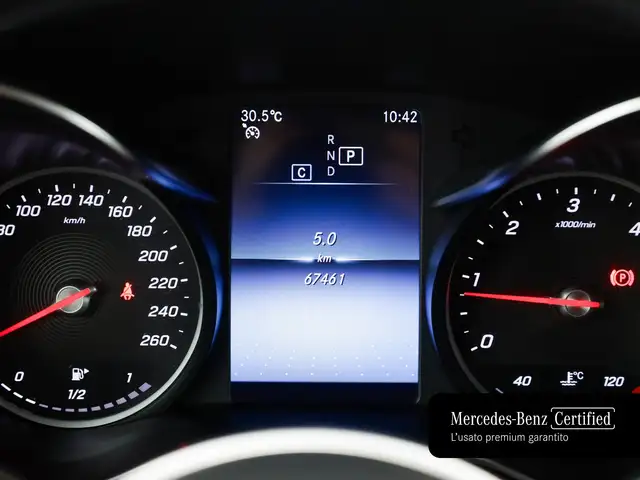 Mercedes-Benz GLC view 12