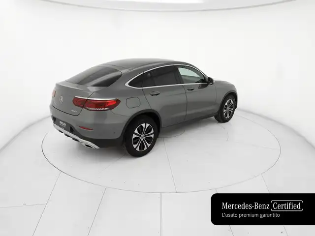 Mercedes-Benz GLC view 4