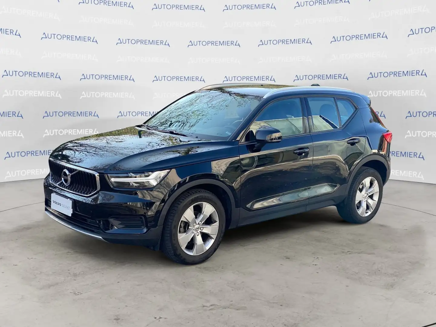 Volvo XC40 XC40 T2 Momentum Pro oltre oneri finanziari Zwart - 1