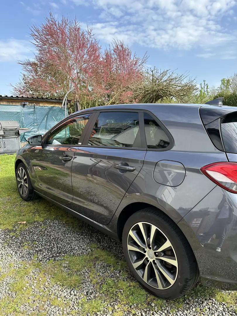 Hyundai i30 YES! Plus Grau - 2