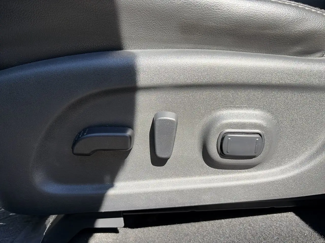 Nissan Pathfinder снимка Nissan Pathfinder